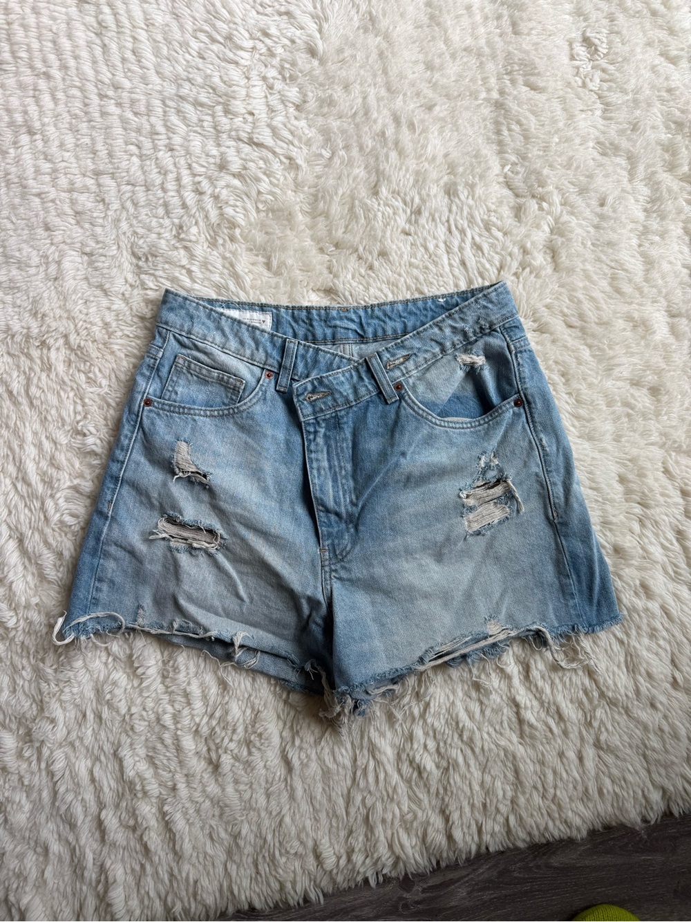 ZARA High-Rise Cross Waist Mom Fit TRF Denim Shorts Sky Blue M/10